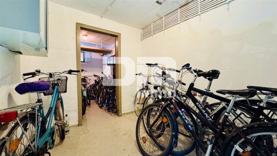 Gepflegte Dreizimmerwohnung mit Loggia in idyllischer Ortsrandlage /Campusnähe - Fahrradkeller Gemeinschaft
